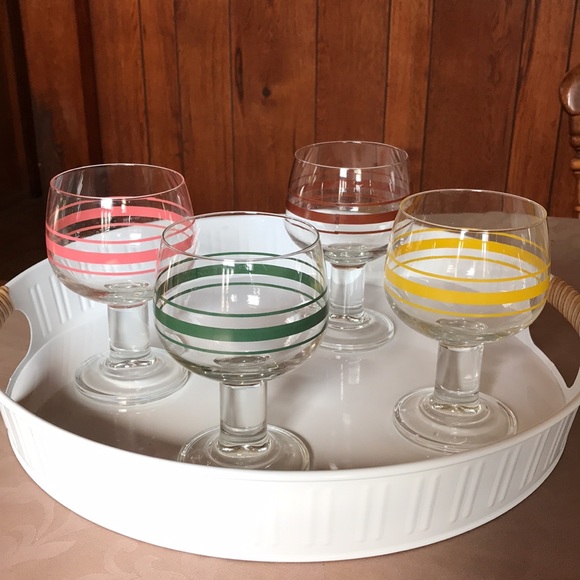 A set of 4 water or punch glasses. Made in France. - Picture 6 of 6